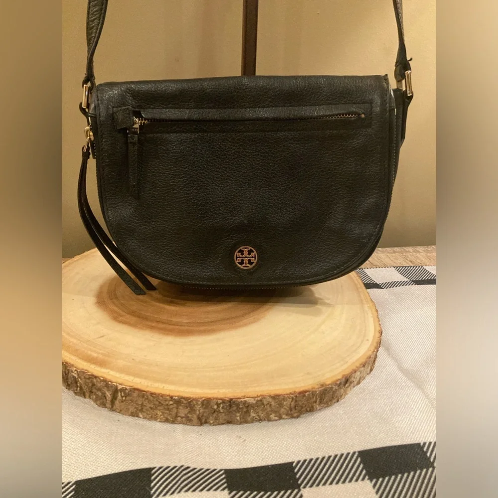 Tory Burch Black Pebble Leather Brody Saddle Crossbody Bag Flap ￼Over Purse 450$